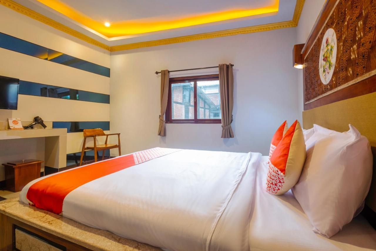 Capital O 2622 Hotel Karasak Santun Bandung Esterno foto